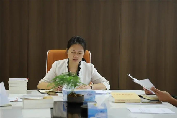 景德镇陶瓷文化国际交流中心传达学习习近平总书记在江西考察时的重要讲话精神