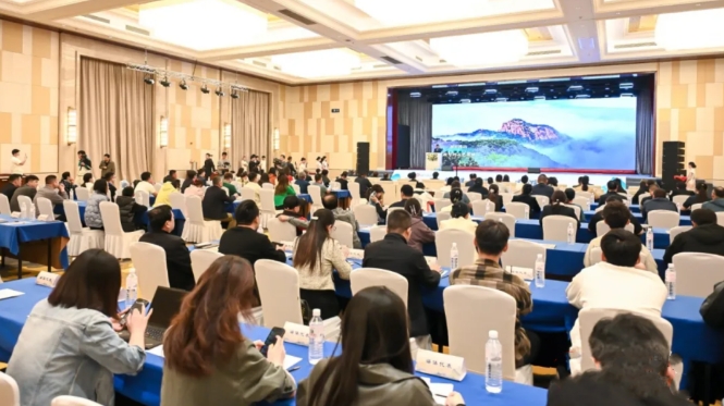 景德镇陶瓷文化国际交流中心参加联合国创意城市——手工艺与民间艺术之都（潍坊）交流活动