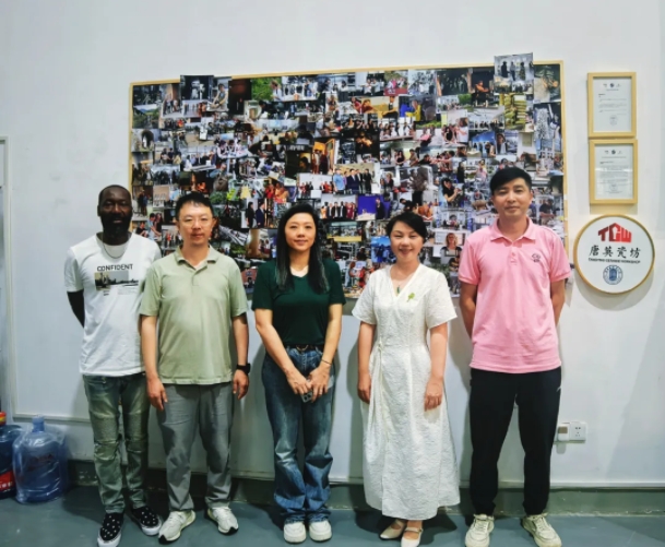 景德镇陶瓷文化国际交流中心赴景德镇陶瓷大学国际学院走访调研